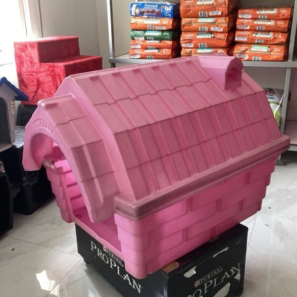 Casa Plástica Clicknew Chaminé Tam 4 Rosa 🏷️ Produto Outlet